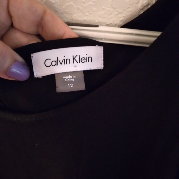 Calvin Klein - Picture 2 of 3